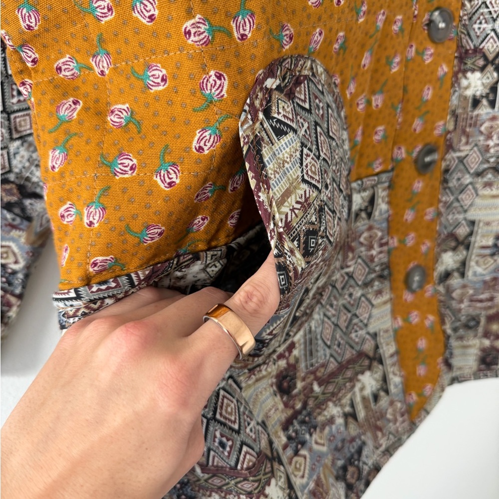 ✨NWT- POL Quilted Floral Patchwork Color Block Shacket size m/l - Picture 3 of 11